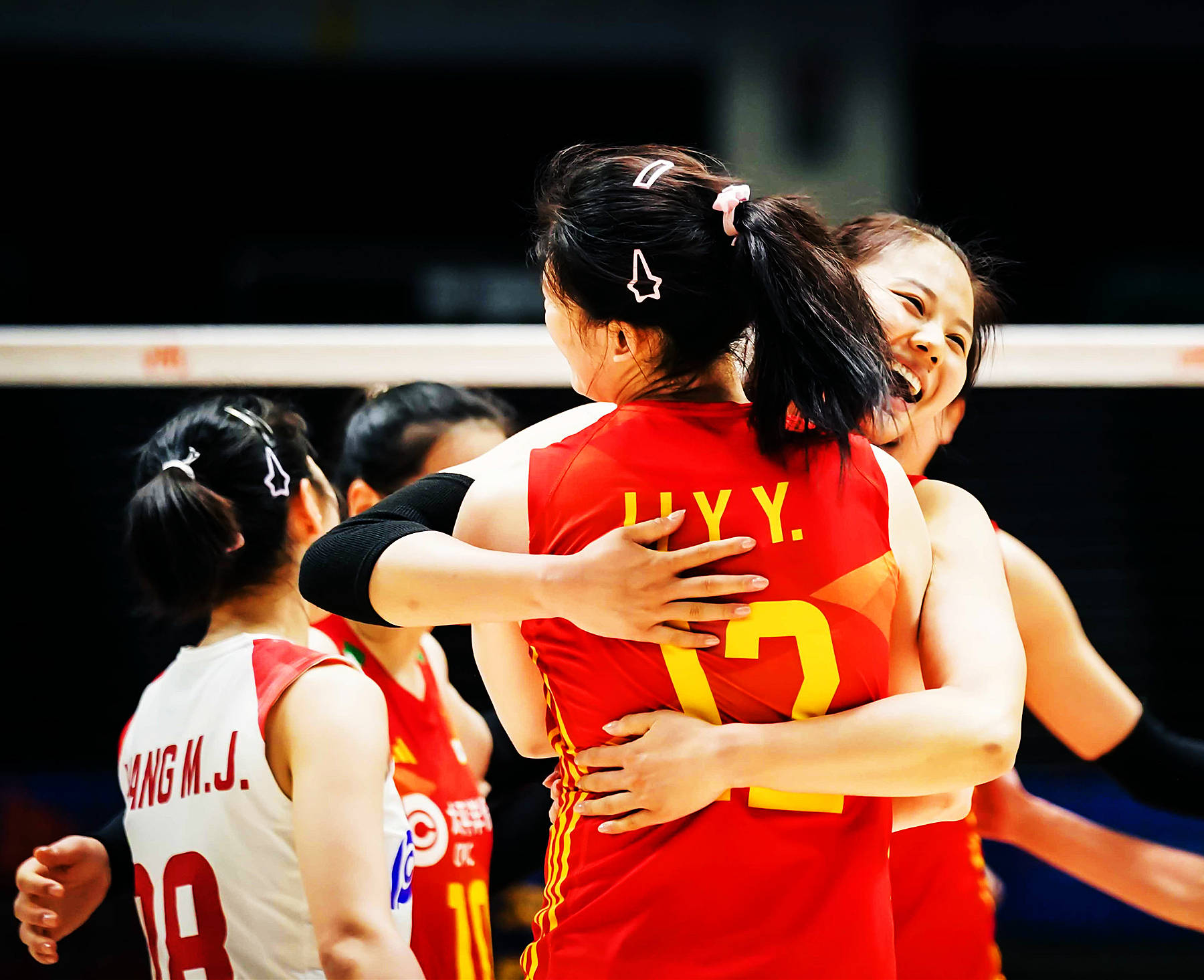 今夜体能课后；AC米兰状态回暖备战亚冠；媒体盛赞；临场指挥获称赞