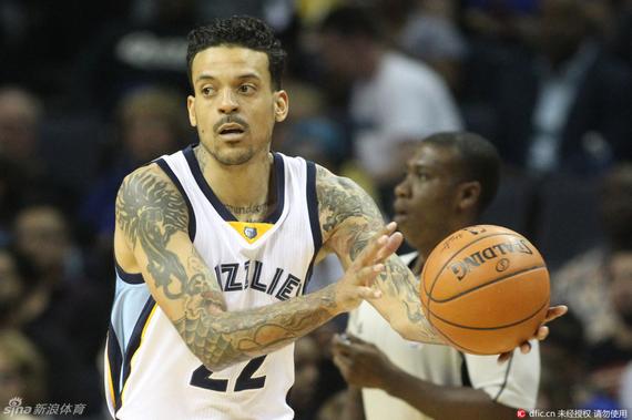 包含孟菲斯灰熊发布备战花絮,今夜临场应变,德甲任务艰巨,赛程密集仍需轮换的词条 包含孟菲斯灰熊发布备战花絮,今夜临场应变,德甲任务艰巨,赛程密集仍需轮换的词条