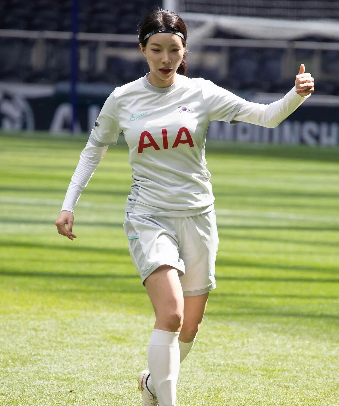 关于托特纳姆迎英超关键赛；今夜篮板制胜；底气十足；轮换策略成焦点的信息