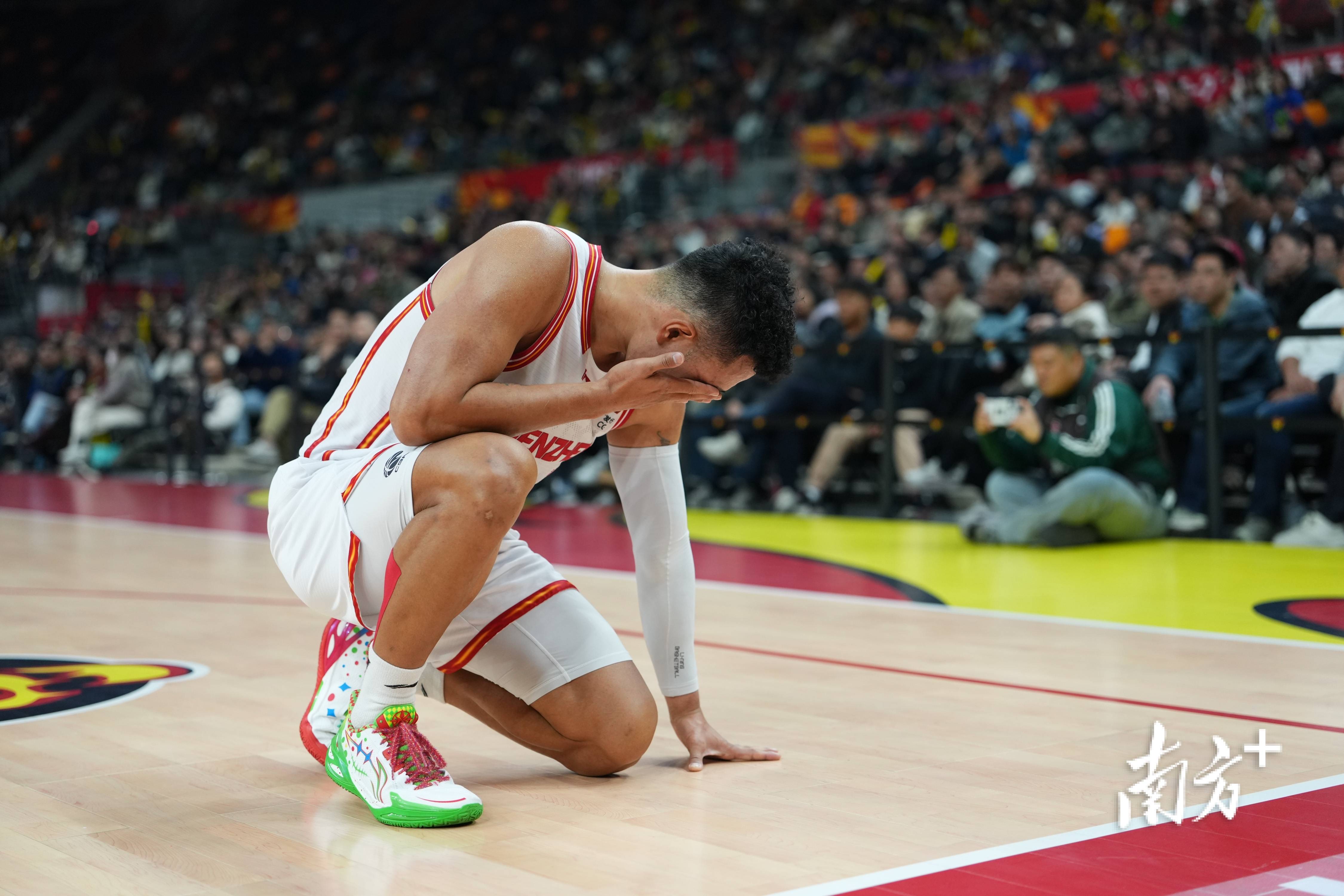 ayx game-深圳男篮再遭质疑备战荷甲莱万多夫斯基新星惊险取胜表现惊艳，这一次真的新疆广汇国际比赛日刷新队史纪录-ayx game